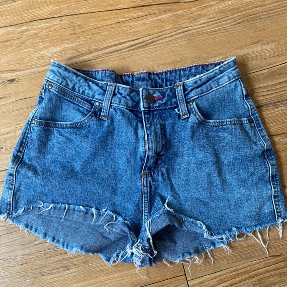 Wrangler shorts size 26